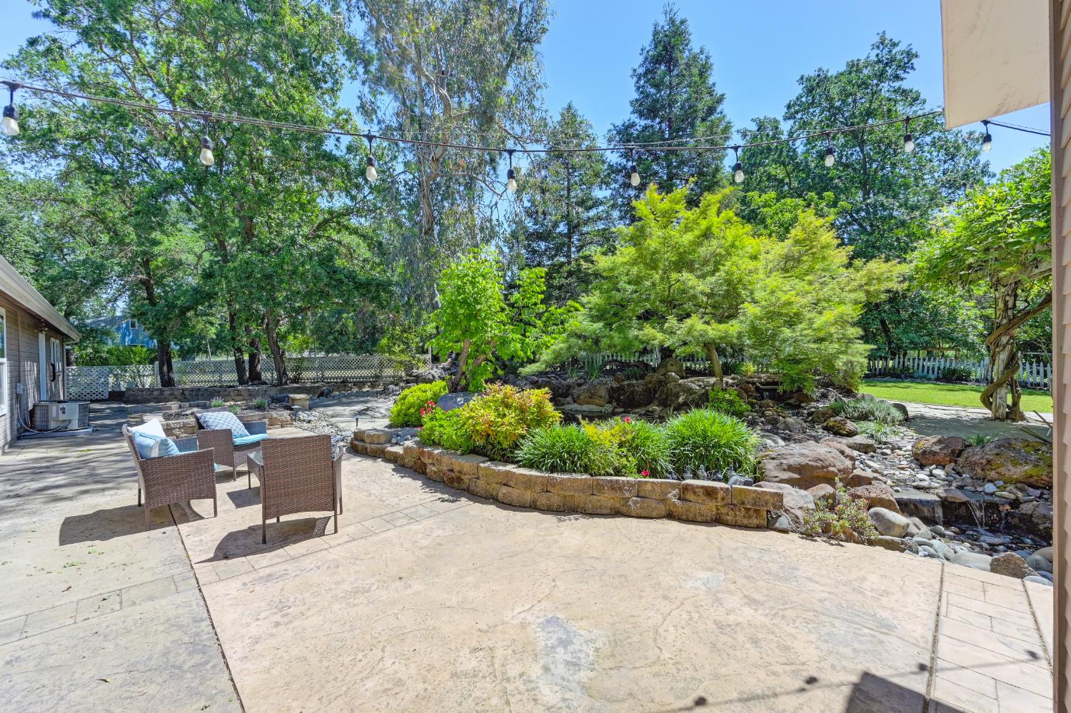 Detail Gallery Image 73 of 92 For 3710 Sutter Hill Ln, Carmichael,  CA 95608 - 4 Beds | 3/1 Baths