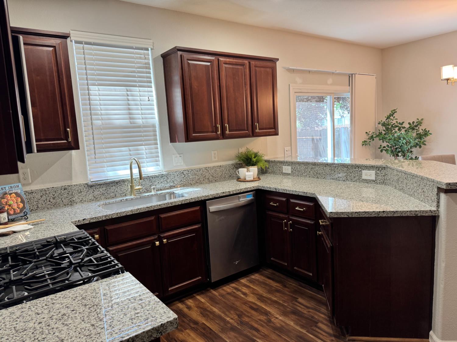 Detail Gallery Image 7 of 24 For 1983 Muscovy Rd, West Sacramento,  CA 95691 - 3 Beds | 2/1 Baths