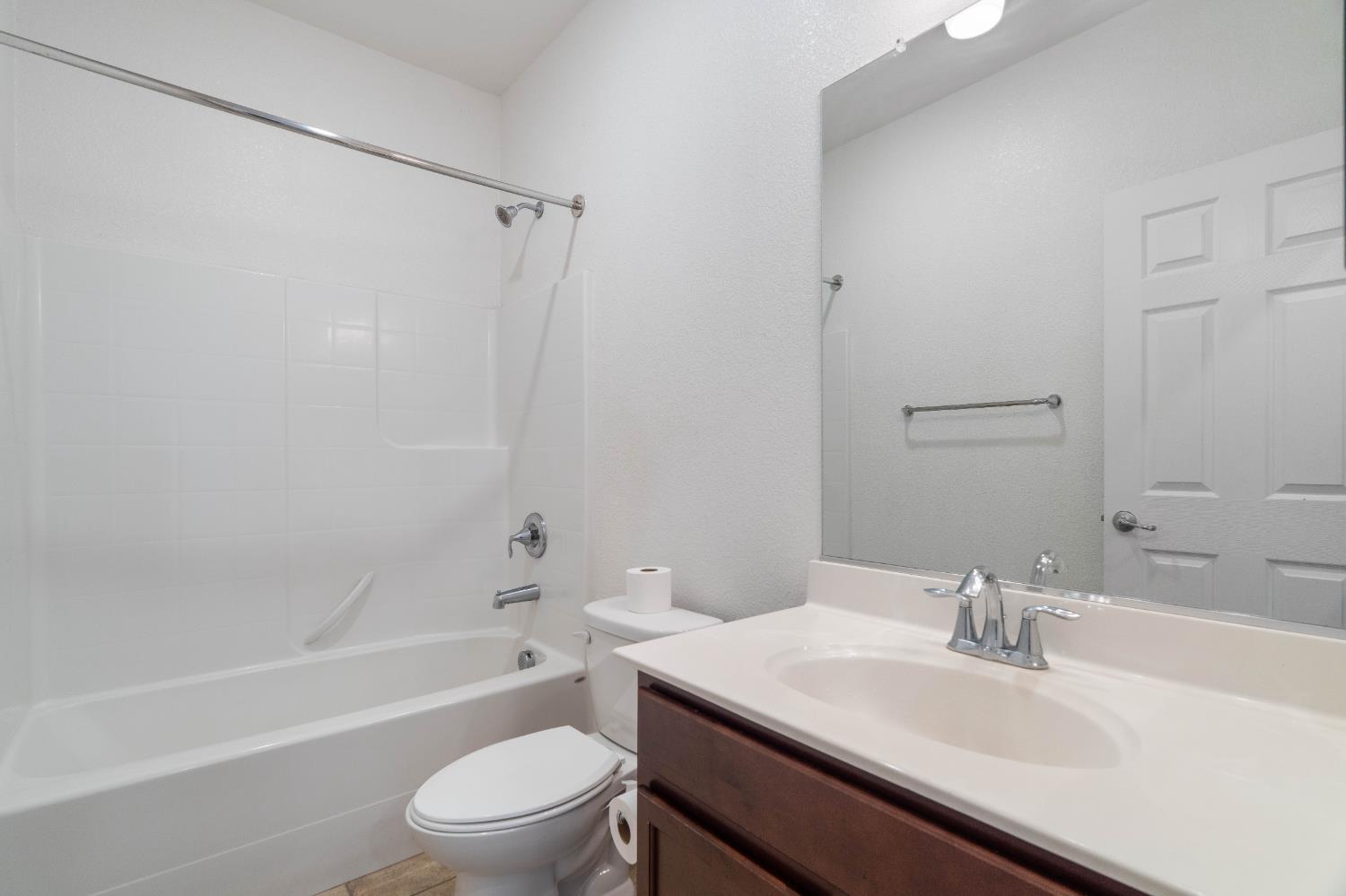 Detail Gallery Image 9 of 61 For 7753 Finnhorse Way, Sacramento,  CA 95828 - 4 Beds | 3 Baths