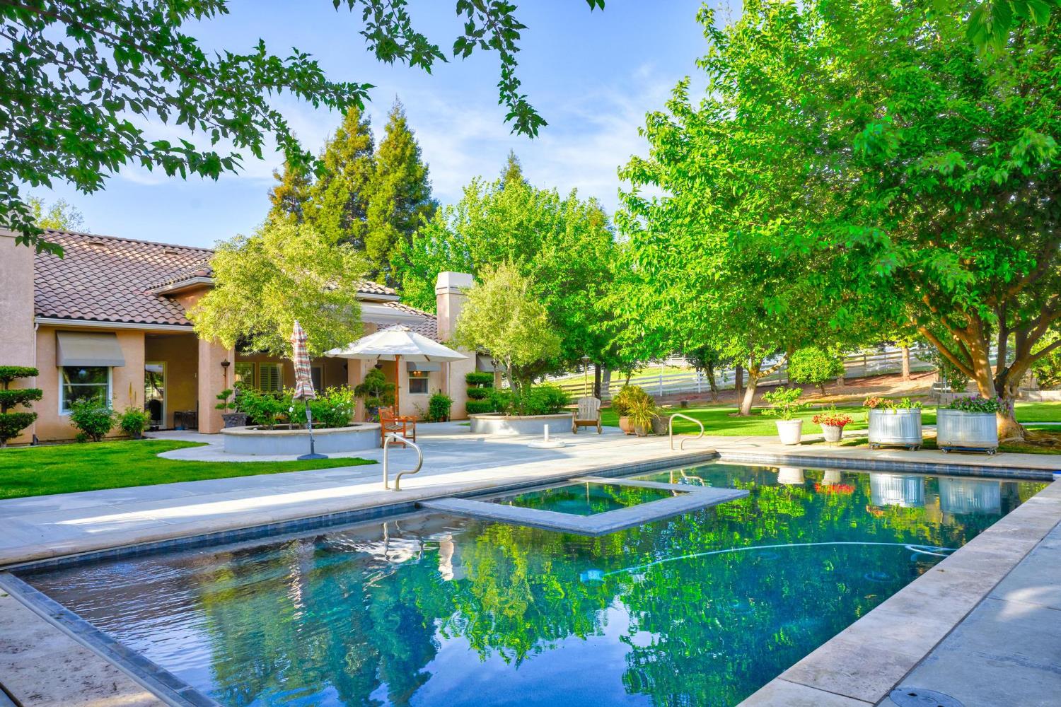 Detail Gallery Image 3 of 60 For 8706 N Oaks Dr, Oakdale,  CA 95361 - 4 Beds | 4/1 Baths