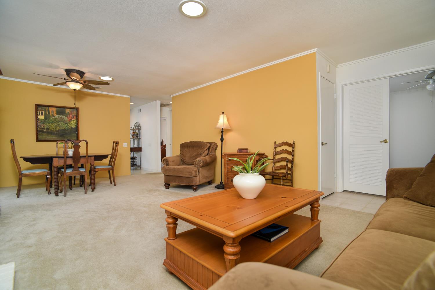 Detail Gallery Image 3 of 30 For 1112 Vanderbilt Way, Sacramento,  CA 95825 - 2 Beds | 2 Baths