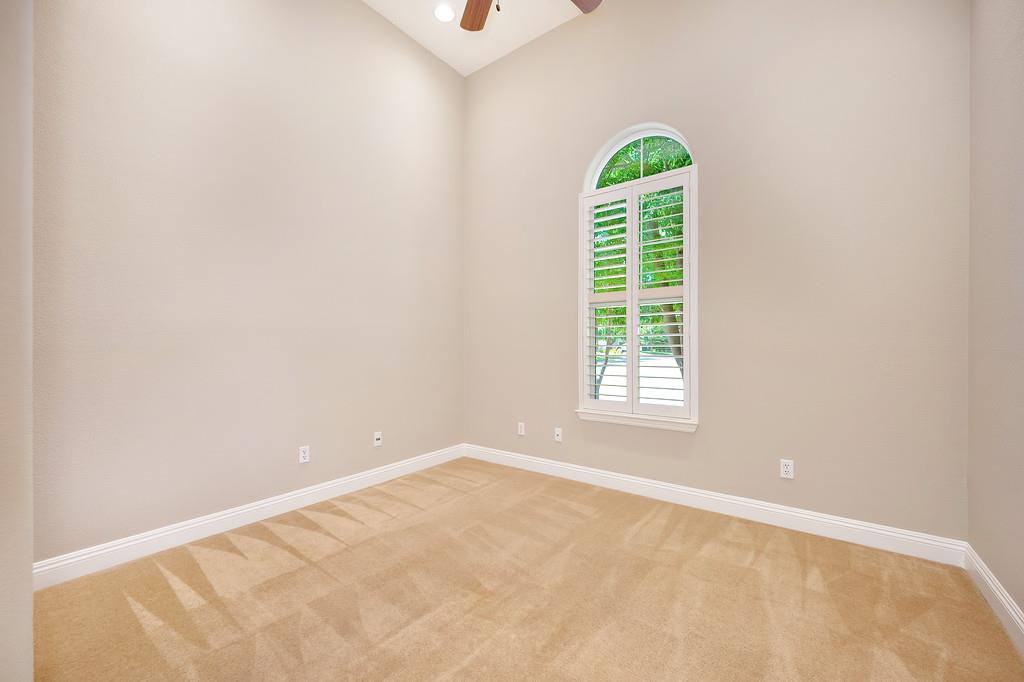 Detail Gallery Image 8 of 99 For 5730 Palmera Ln, Sacramento,  CA 95835 - 2 Beds | 2 Baths