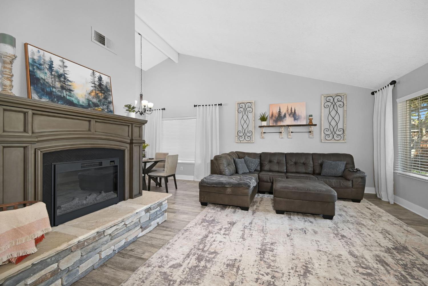 Detail Gallery Image 4 of 31 For 5325 Lenore Ave, Livermore,  CA 94550 - 3 Beds | 2 Baths