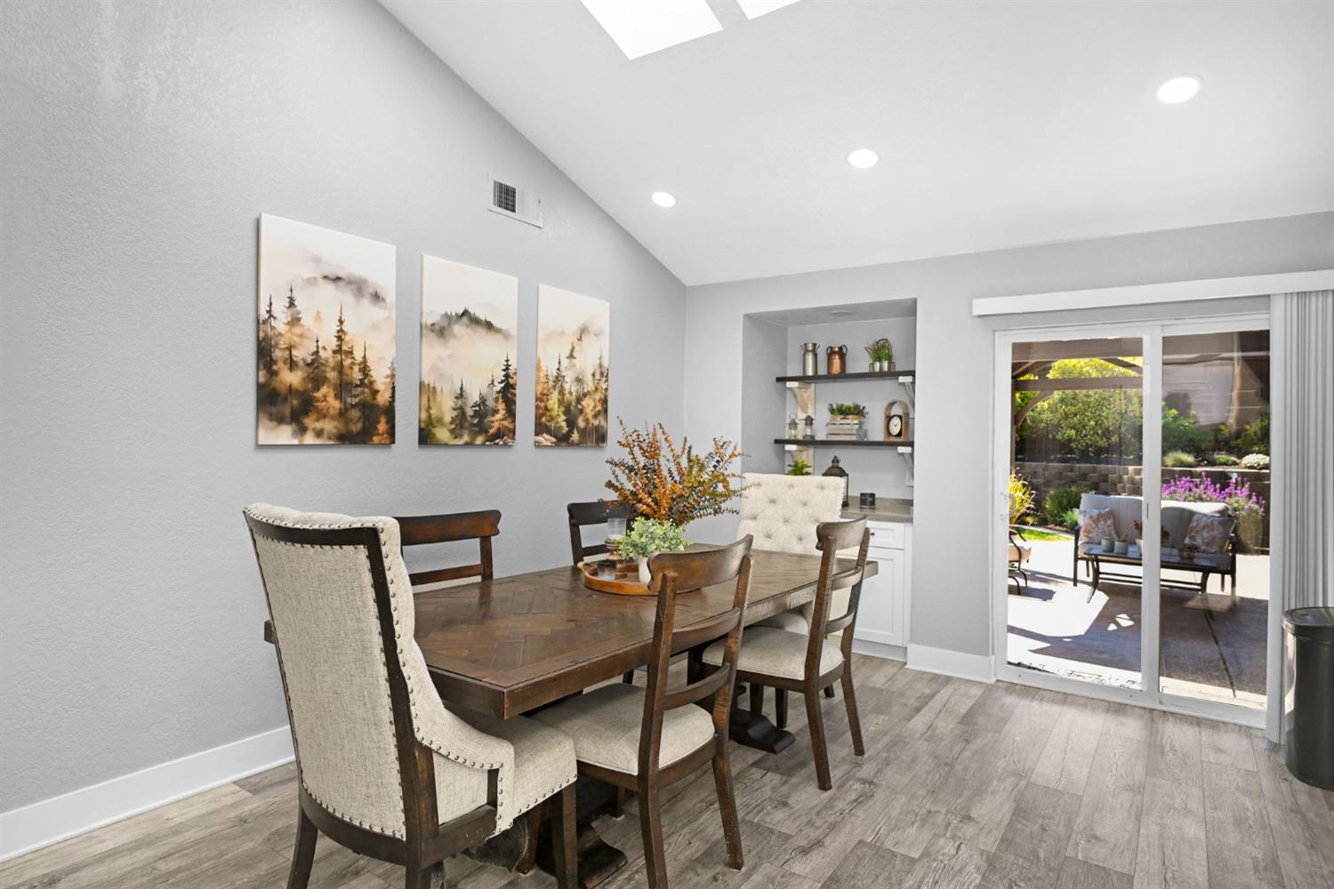 Detail Gallery Image 9 of 31 For 5325 Lenore Ave, Livermore,  CA 94550 - 3 Beds | 2 Baths