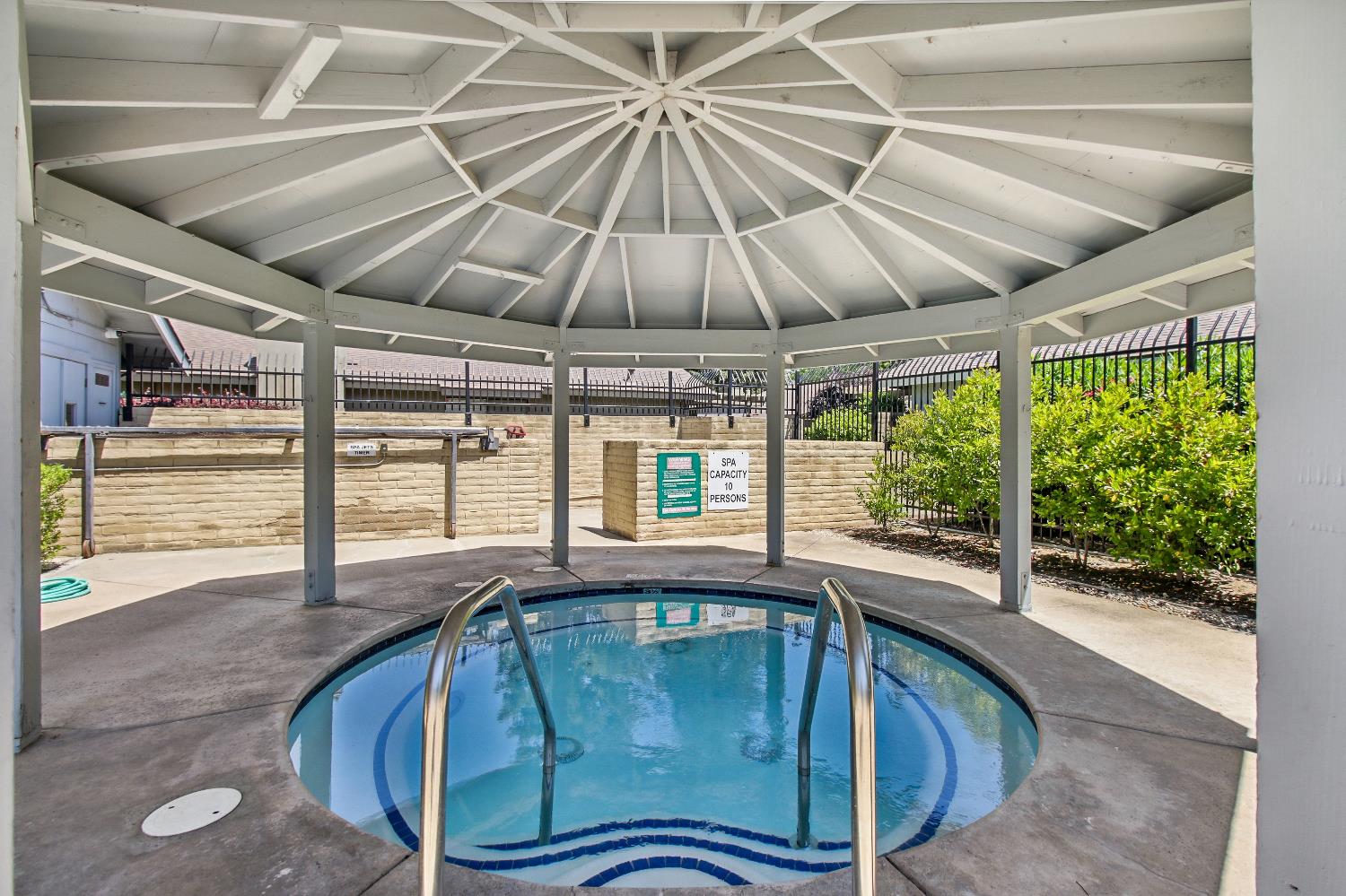 Detail Gallery Image 57 of 59 For 306 East Ranch Rd, Sacramento,  CA 95825 - 2 Beds | 2 Baths