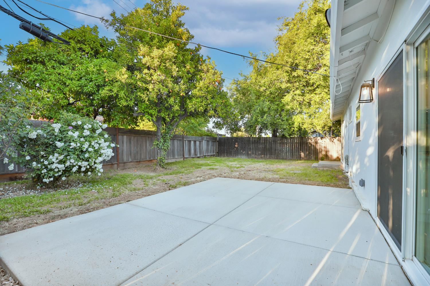 Lake Forest Drive, Sacramento, California image 28