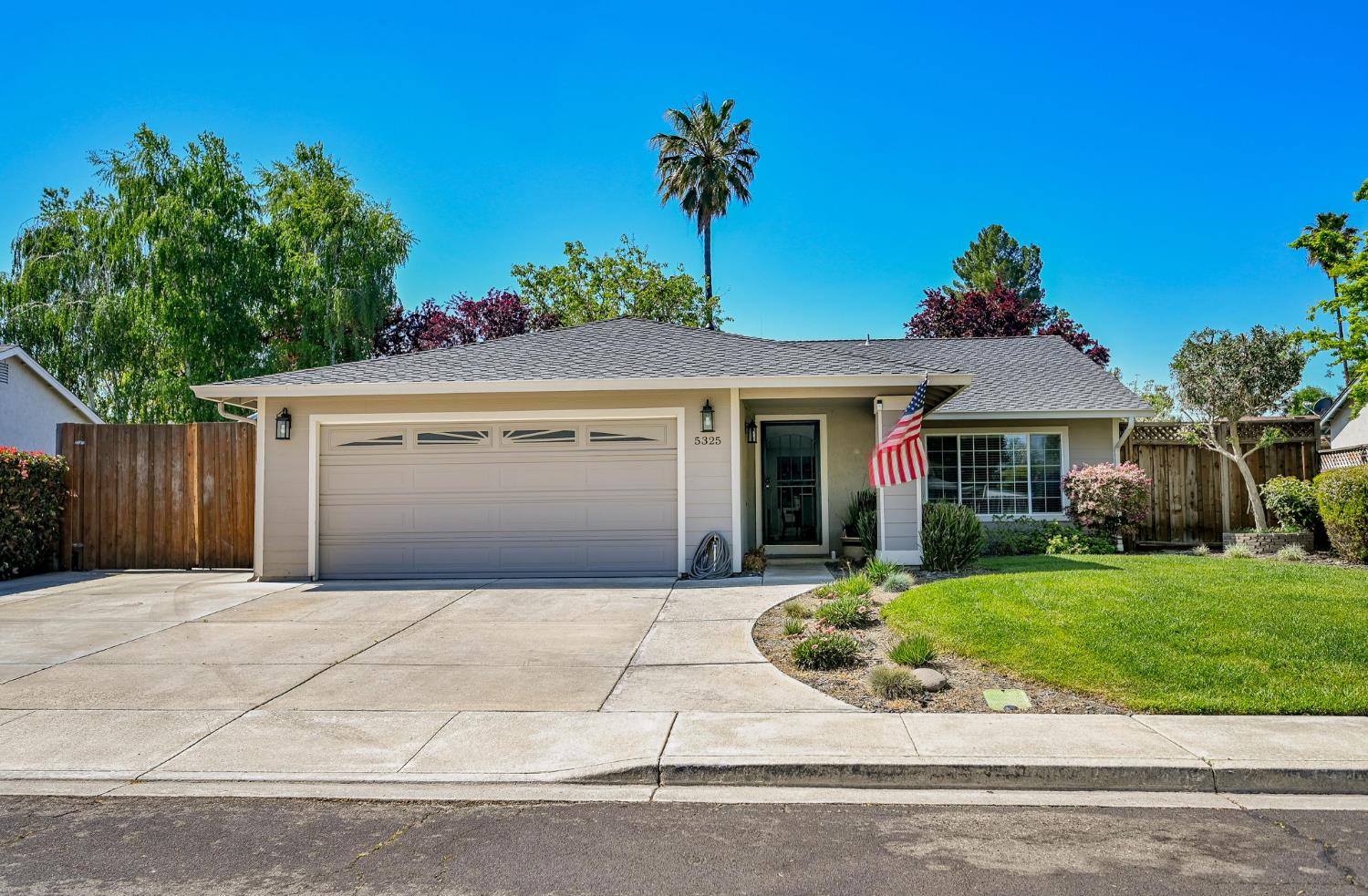 Detail Gallery Image 1 of 31 For 5325 Lenore Ave, Livermore,  CA 94550 - 3 Beds | 2 Baths
