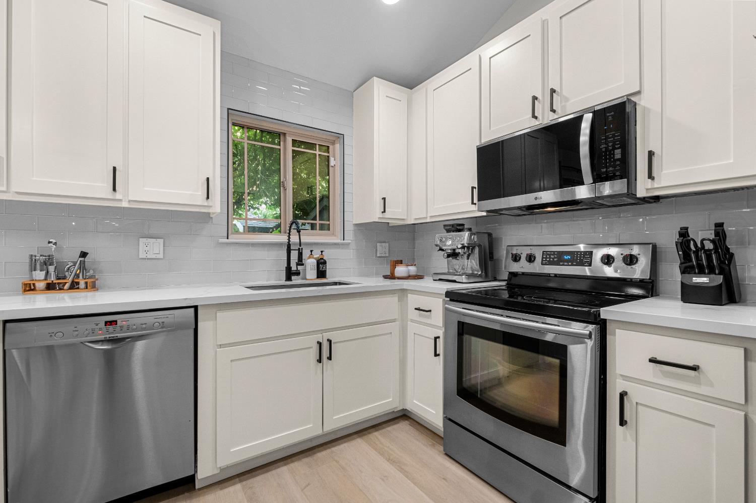 Holly Spring Court, Citrus Heights, California image 18