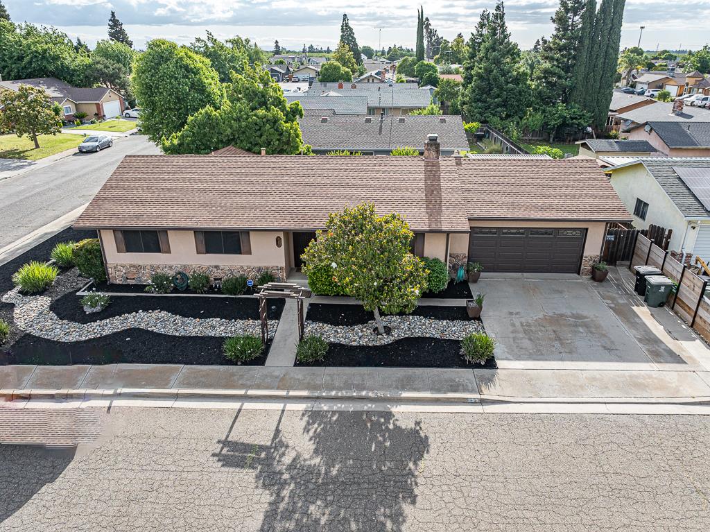 Detail Gallery Image 3 of 46 For 421 Becky Way, Waterford,  CA 95386 - 3 Beds | 2 Baths