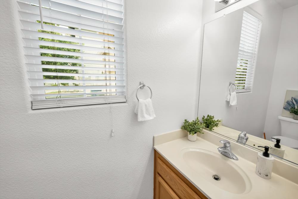 Caddington Way, Sacramento, California image 11