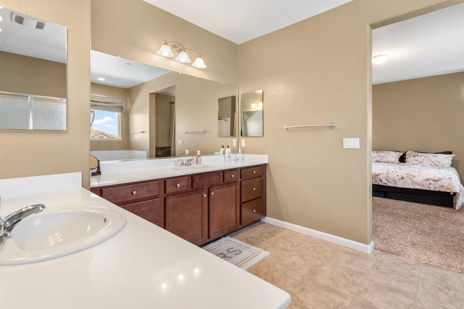 Detail Gallery Image 33 of 46 For 2317 Mathar Dr, Manteca,  CA 95337 - 5 Beds | 4/1 Baths