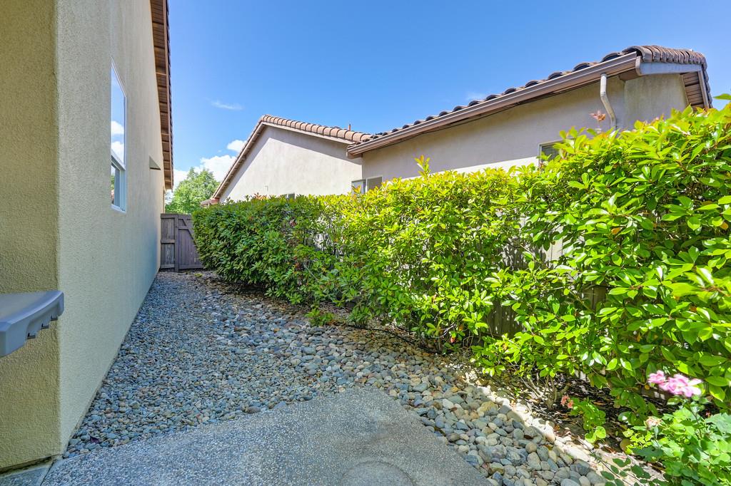 Detail Gallery Image 48 of 99 For 5730 Palmera Ln, Sacramento,  CA 95835 - 2 Beds | 2 Baths