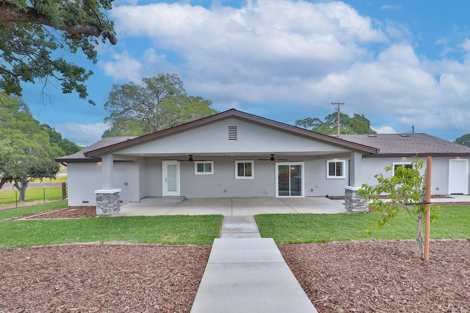 Detail Gallery Image 5 of 43 For 13041 Willow Creek Rd, Ione,  CA 95640 - 3 Beds | 2 Baths