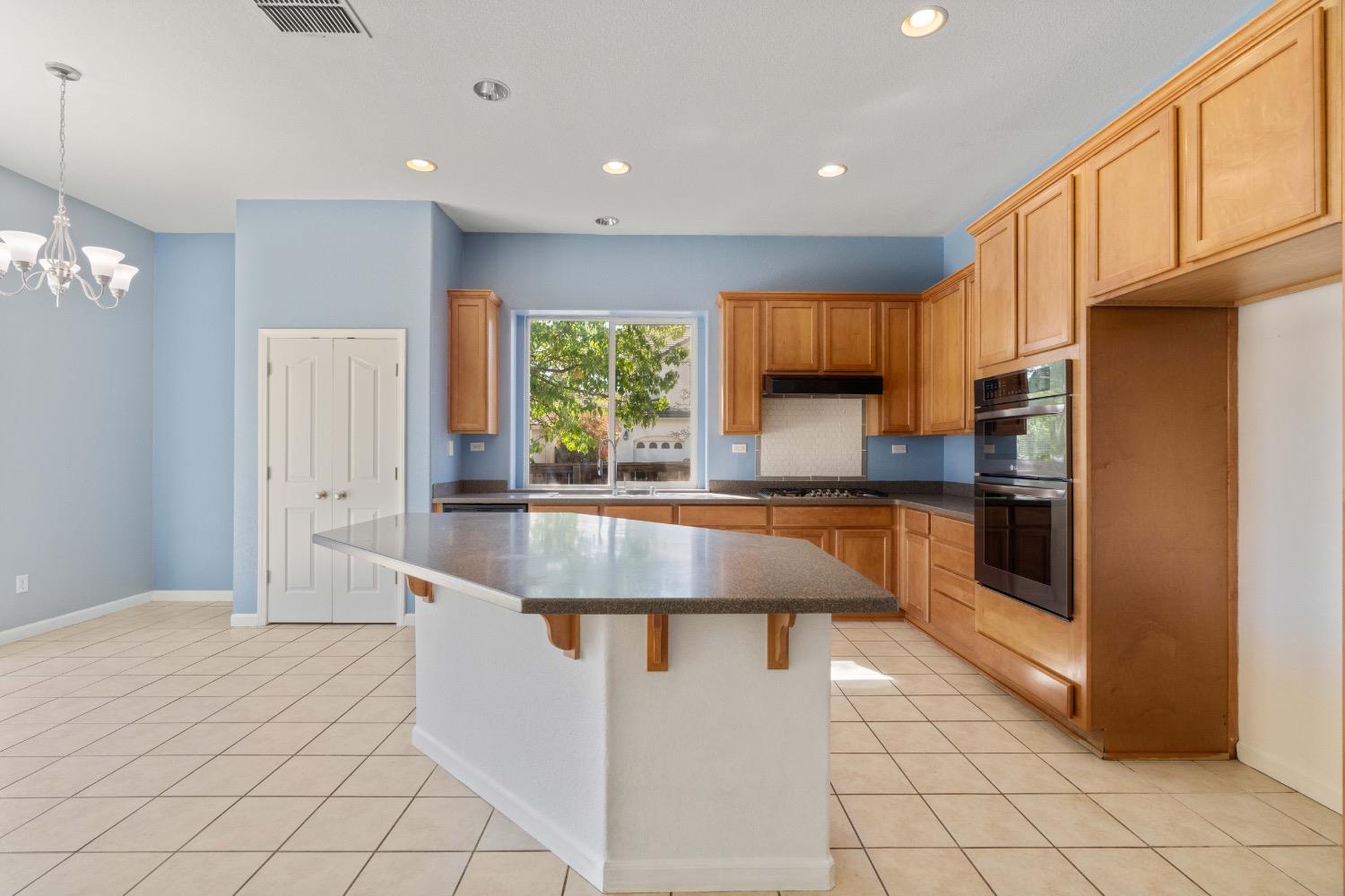 Gladwin Way, Elk Grove, California image 12