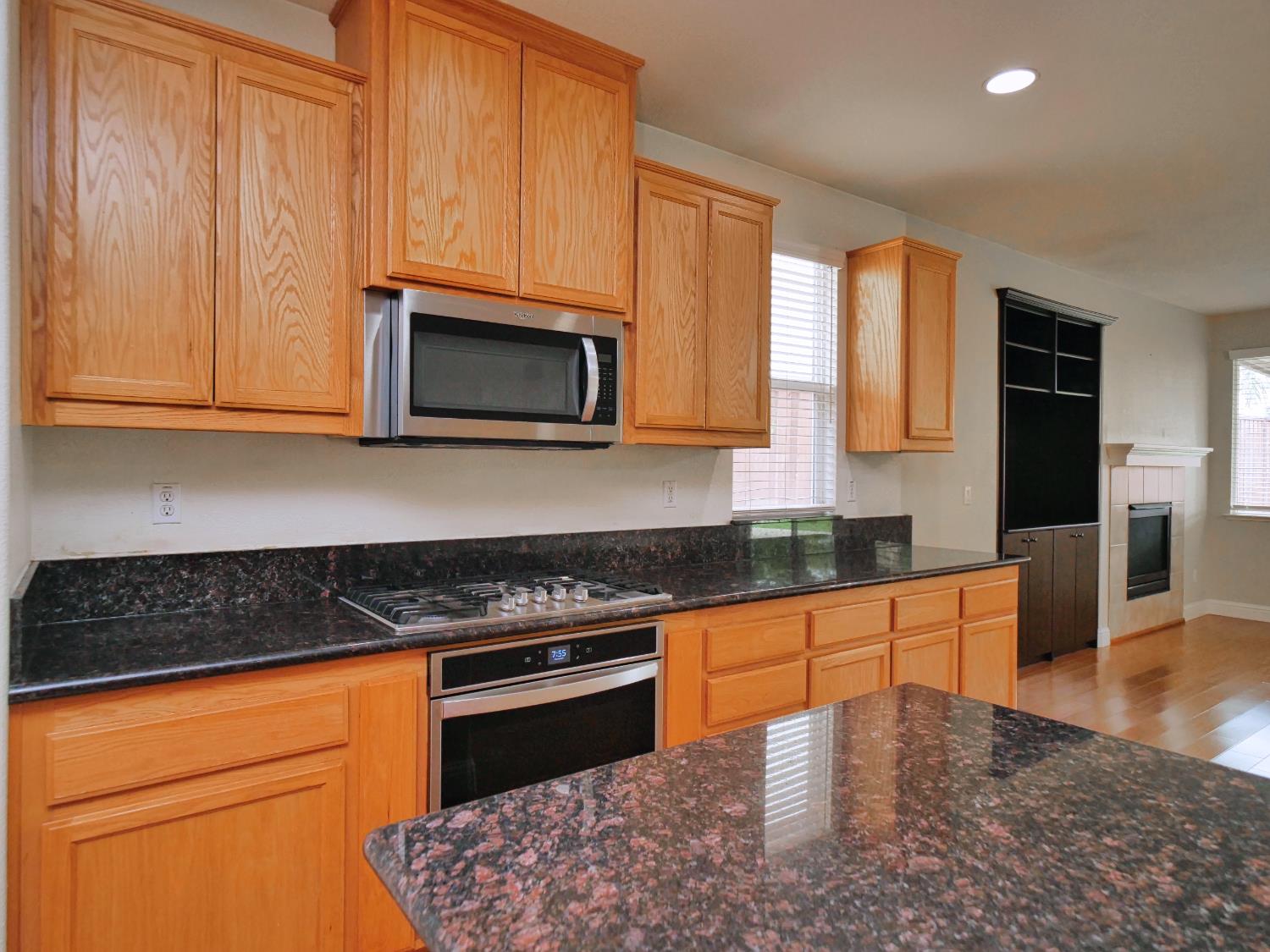 Detail Gallery Image 9 of 33 For 7208 Artisan Cir, Roseville,  CA 95678 - 3 Beds | 2 Baths