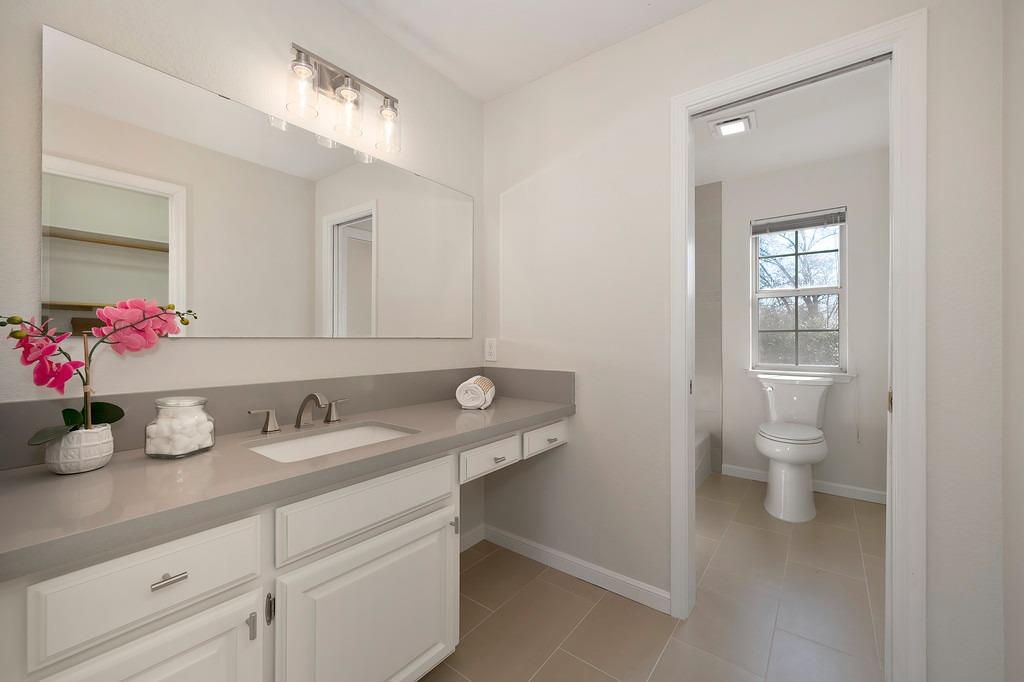 Detail Gallery Image 37 of 92 For 3710 Sutter Hill Ln, Carmichael,  CA 95608 - 4 Beds | 3/1 Baths