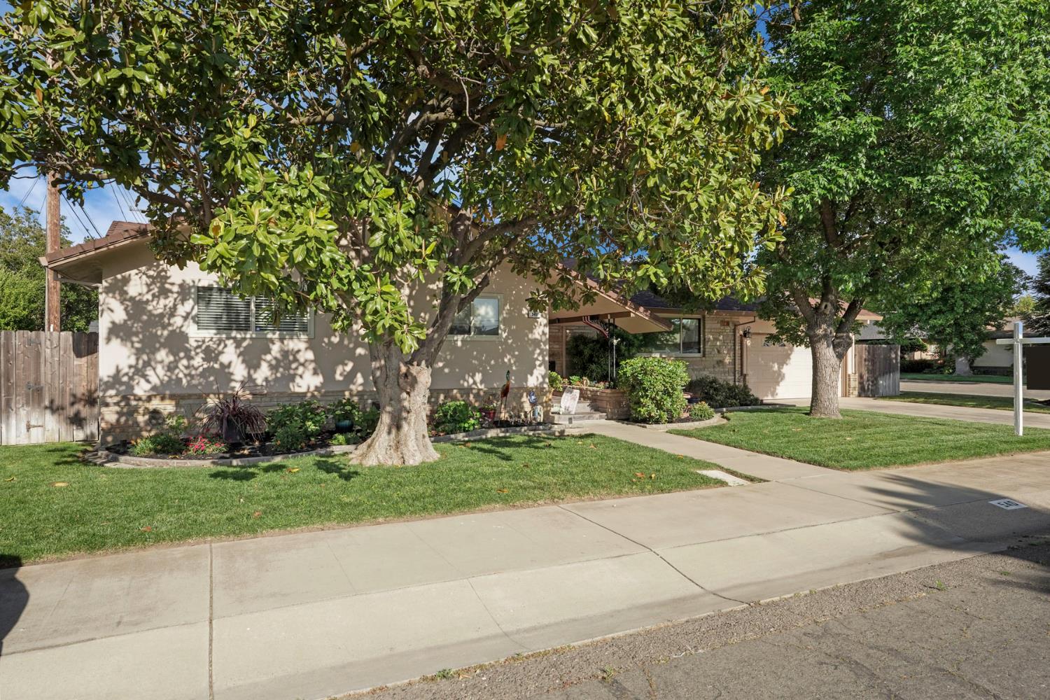 Detail Gallery Image 3 of 53 For 540 S Rose St, Lodi,  CA 95240 - 3 Beds | 2 Baths