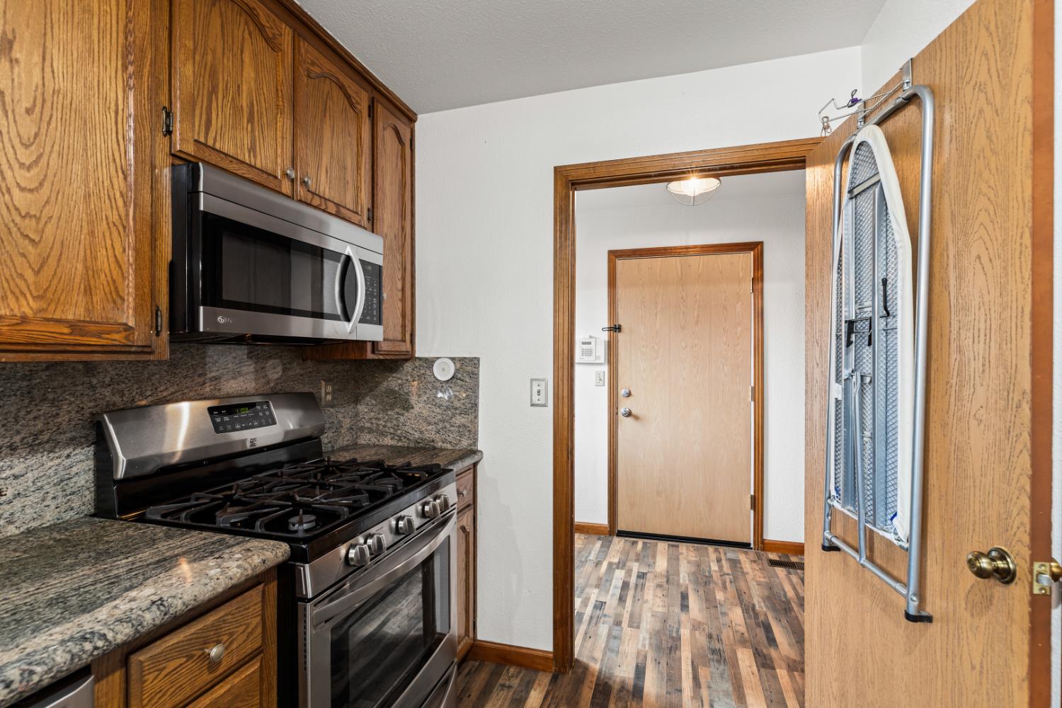 Detail Gallery Image 29 of 69 For 839 Cobblestone, Ripon,  CA 95366 - 4 Beds | 3 Baths