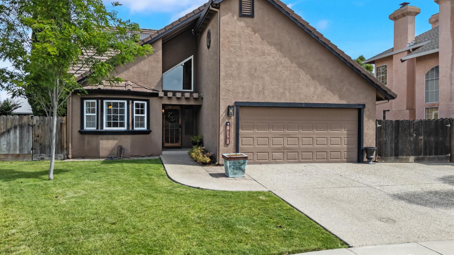 Detail Gallery Image 4 of 69 For 839 Cobblestone, Ripon,  CA 95366 - 4 Beds | 3 Baths