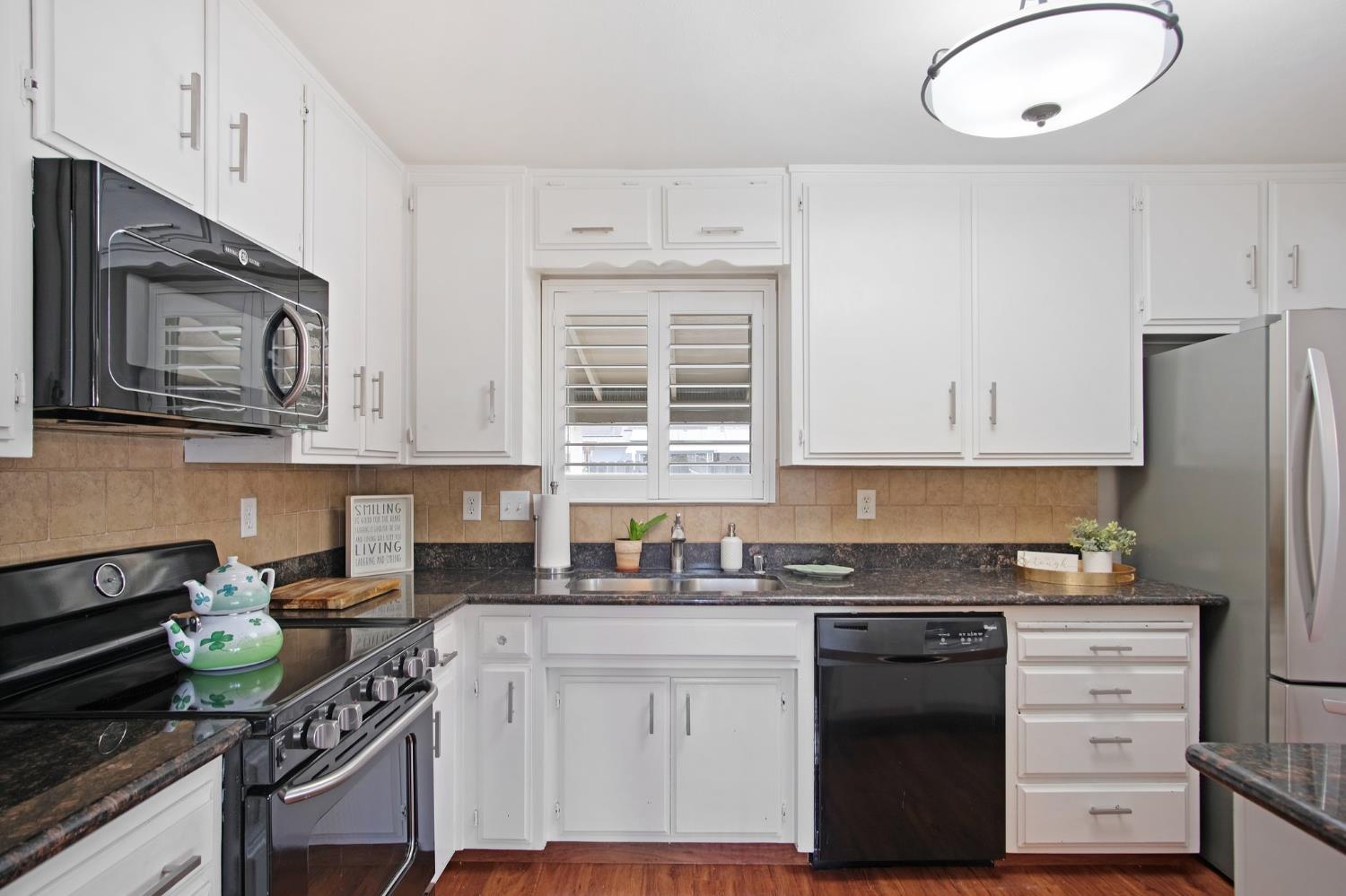 Detail Gallery Image 10 of 23 For 2416 Annhurst Ave, Turlock,  CA 95382 - 3 Beds | 2 Baths