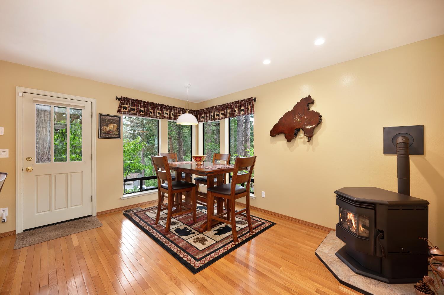 Detail Gallery Image 17 of 54 For 4362 Lakeridge Dr, Pollock Pines,  CA 95726 - 2 Beds | 2 Baths