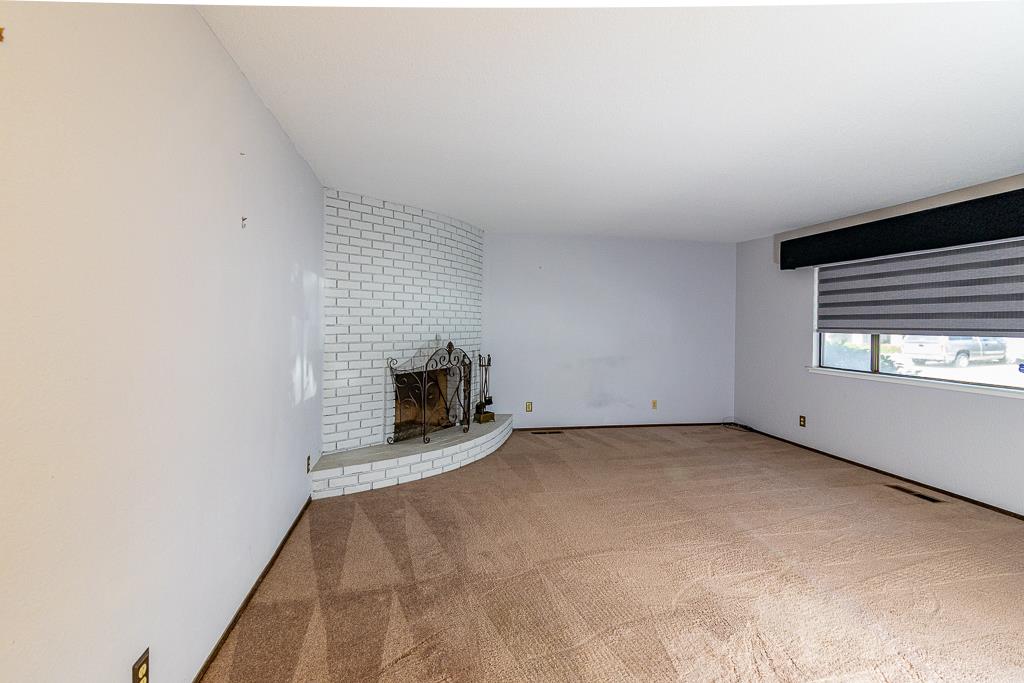 Detail Gallery Image 10 of 46 For 421 Becky Way, Waterford,  CA 95386 - 3 Beds | 2 Baths