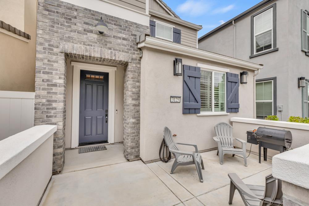 Tanager Court, West Sacramento, California image 3