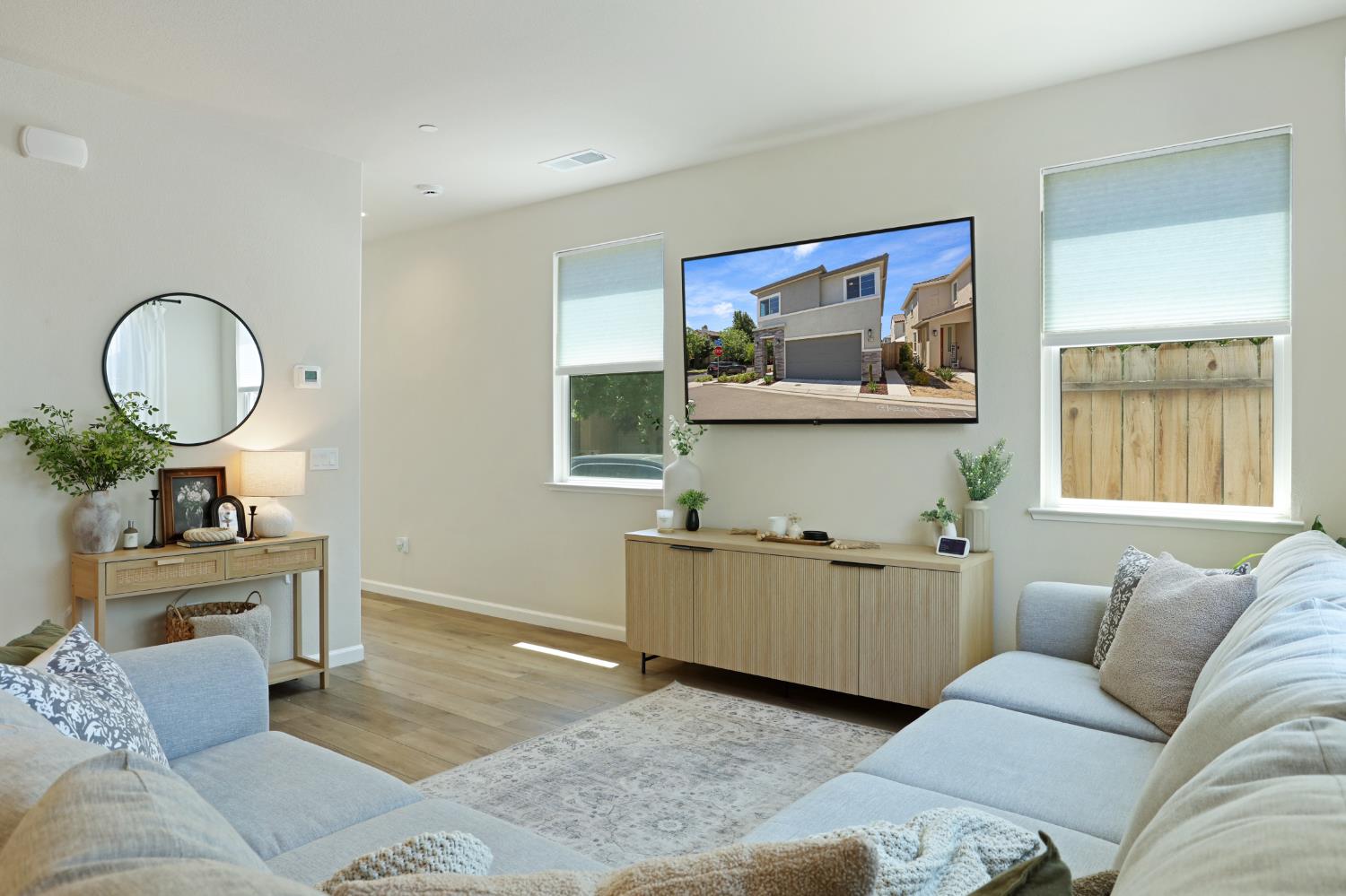 Detail Gallery Image 1 of 38 For 3921 Dedication Dr, Turlock,  CA 95382 - 3 Beds | 2/1 Baths