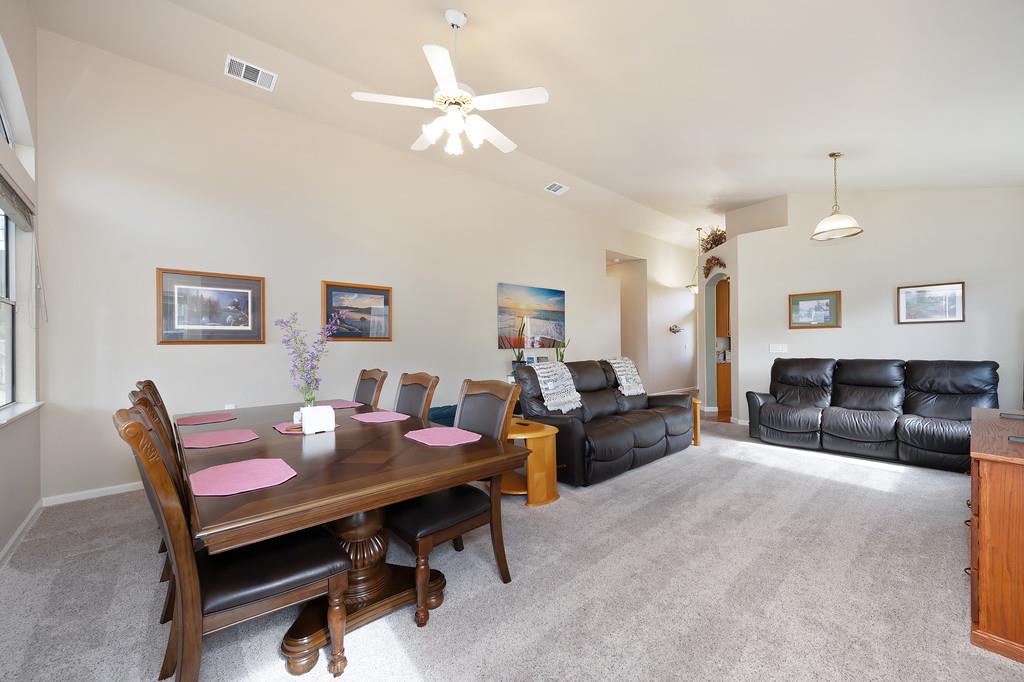 Detail Gallery Image 14 of 46 For 8958 Augustine Ct, Orangevale,  CA 95662 - 3 Beds | 2 Baths