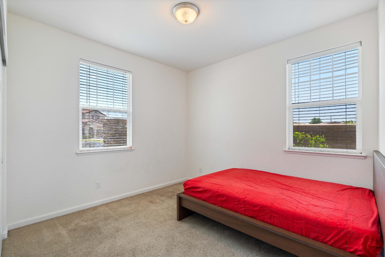 Detail Gallery Image 7 of 61 For 7753 Finnhorse Way, Sacramento,  CA 95828 - 4 Beds | 3 Baths