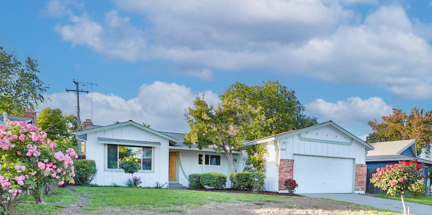 Lake Forest Drive, Sacramento, California image 2