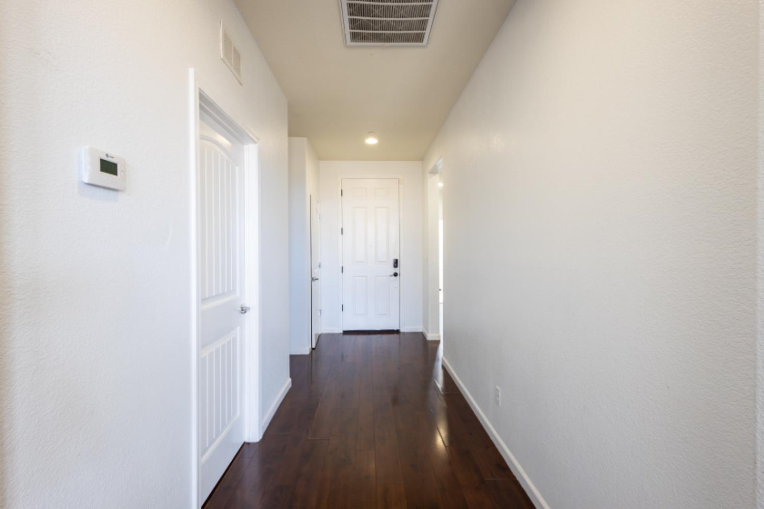 Ballinger Drive, Sacramento, California image 14
