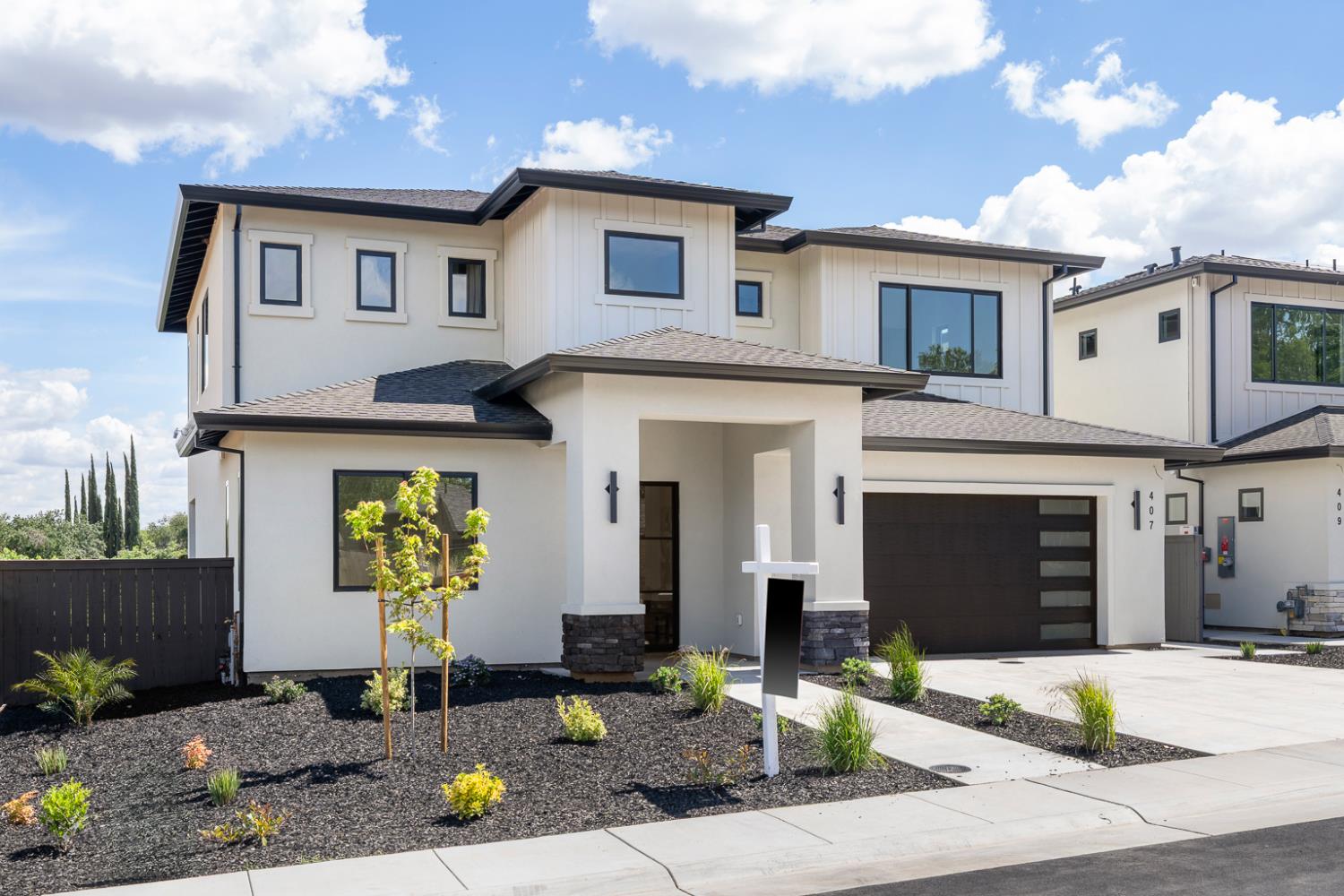 Detail Gallery Image 1 of 59 For 407 East St, Roseville,  CA 95678 - 4 Beds | 4 Baths