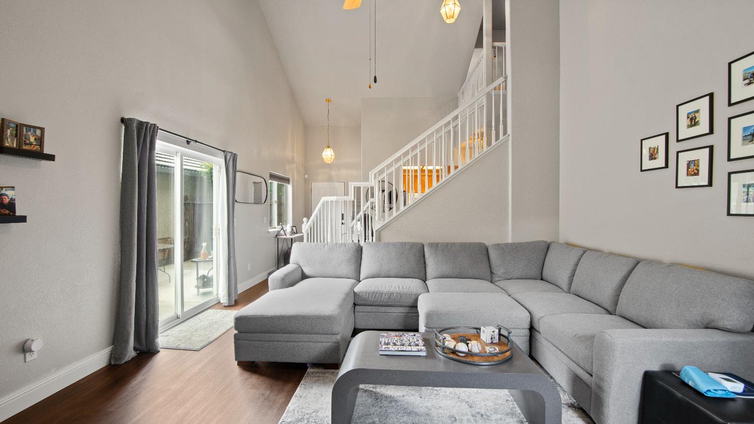Detail Gallery Image 6 of 29 For 1327 Pippen Ln, Lodi,  CA 95242 - 3 Beds | 2/1 Baths