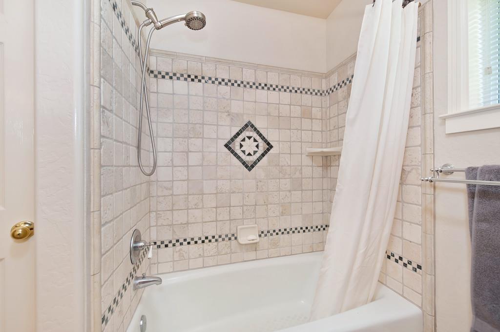Detail Gallery Image 13 of 37 For 10513 Indian Hill Rd, Newcastle,  CA 95658 - 3 Beds | 2 Baths