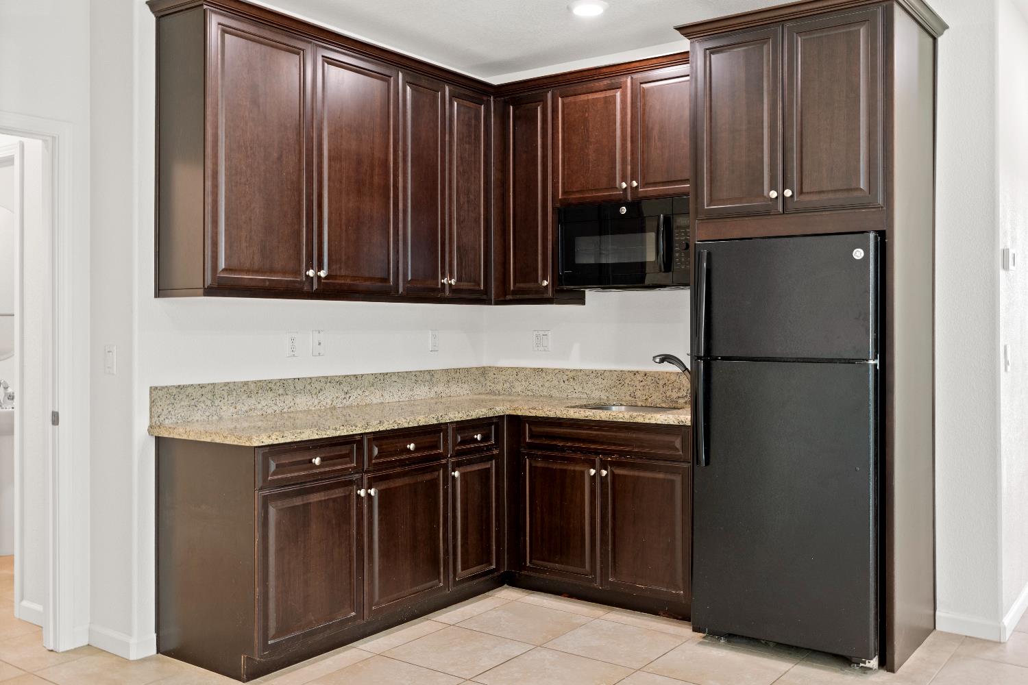 Detail Gallery Image 19 of 42 For 7450 Hanfield Dr, Sacramento,  CA 95829 - 4 Beds | 3/1 Baths