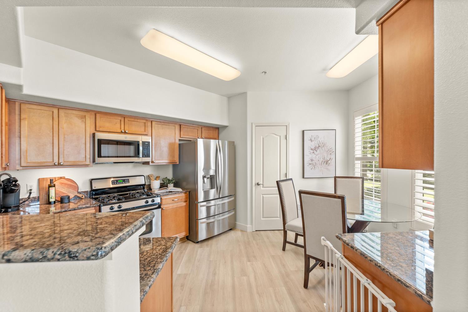 Vessona Circle #1717, Folsom, California image 9