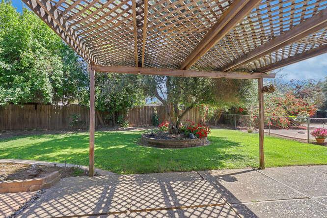 Detail Gallery Image 45 of 49 For 51 Tristan Cir, Sacramento,  CA 95823 - 5 Beds | 2/1 Baths