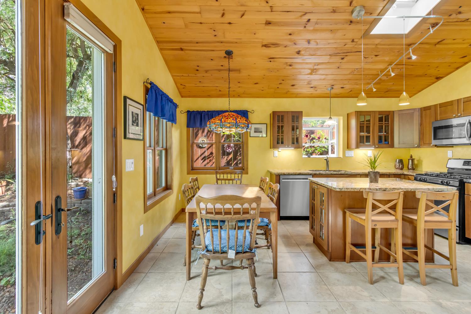 Detail Gallery Image 72 of 94 For 3857 Bannister Rd, Fair Oaks,  CA 95628 - 7 Beds | 3 Baths