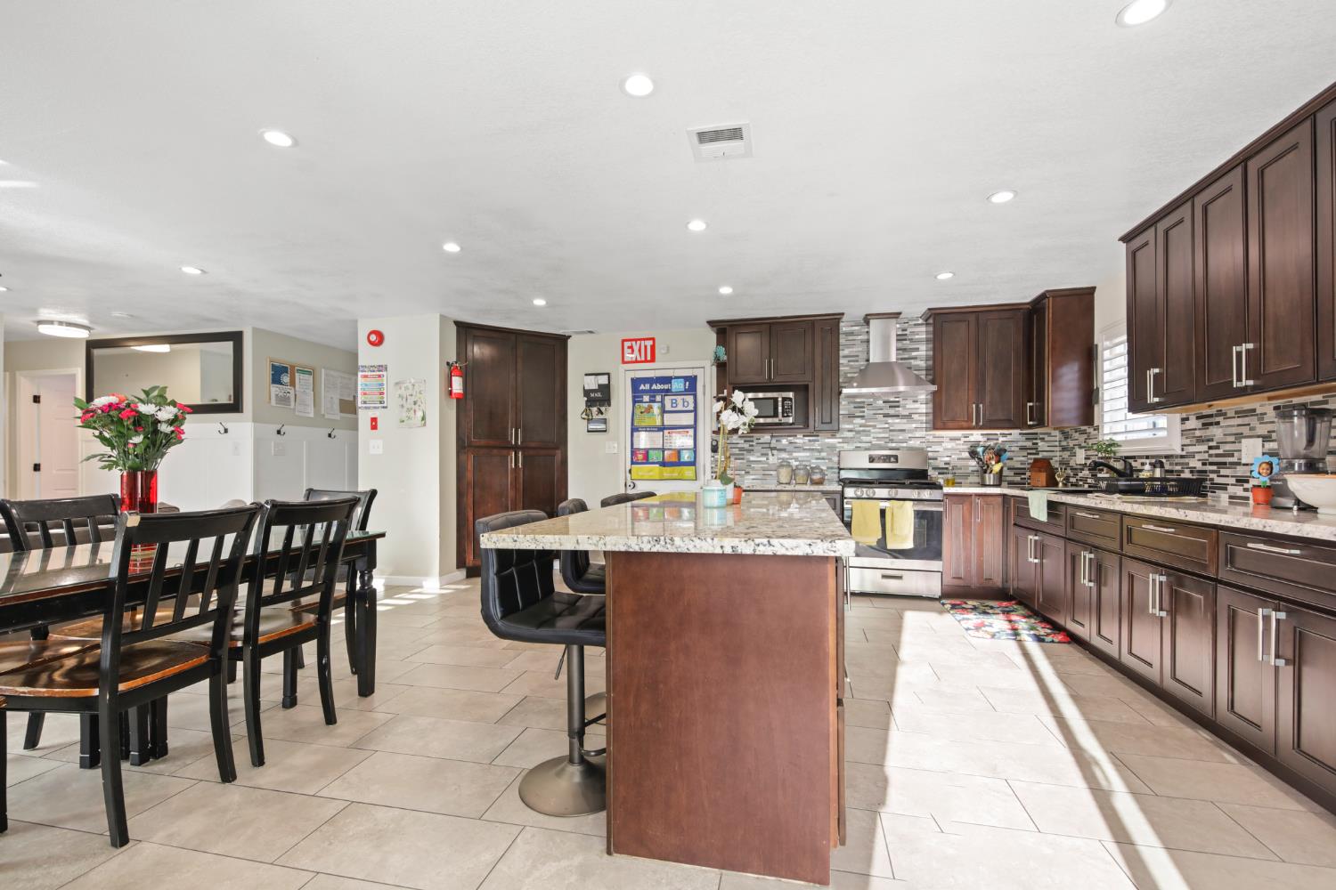 Detail Gallery Image 18 of 37 For 673 Locust Ave, Manteca,  CA 95337 - 3 Beds | 2 Baths