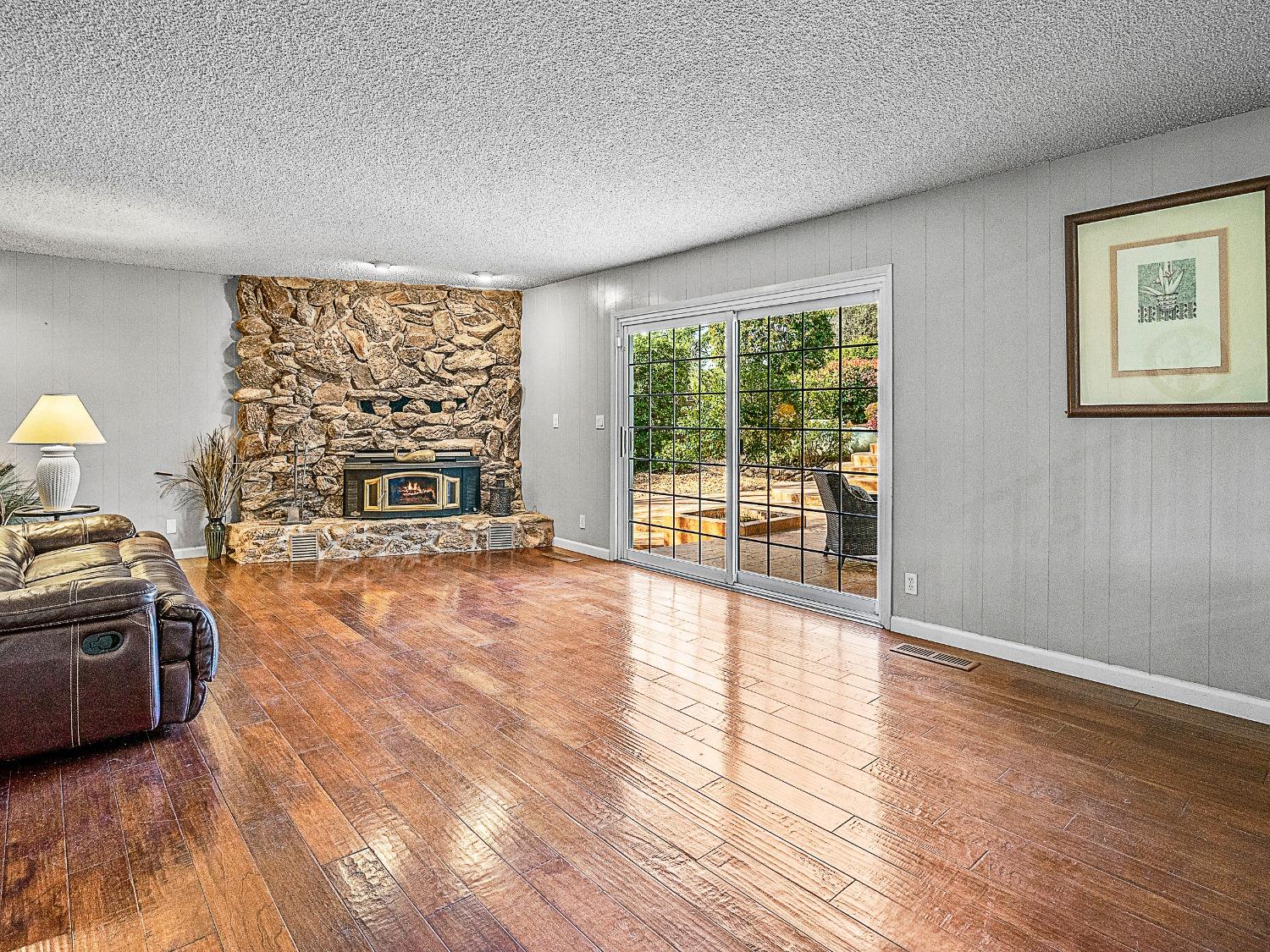 Detail Gallery Image 9 of 36 For 3620 Montclair Rd, Cameron Park,  CA 95682 - 4 Beds | 3 Baths