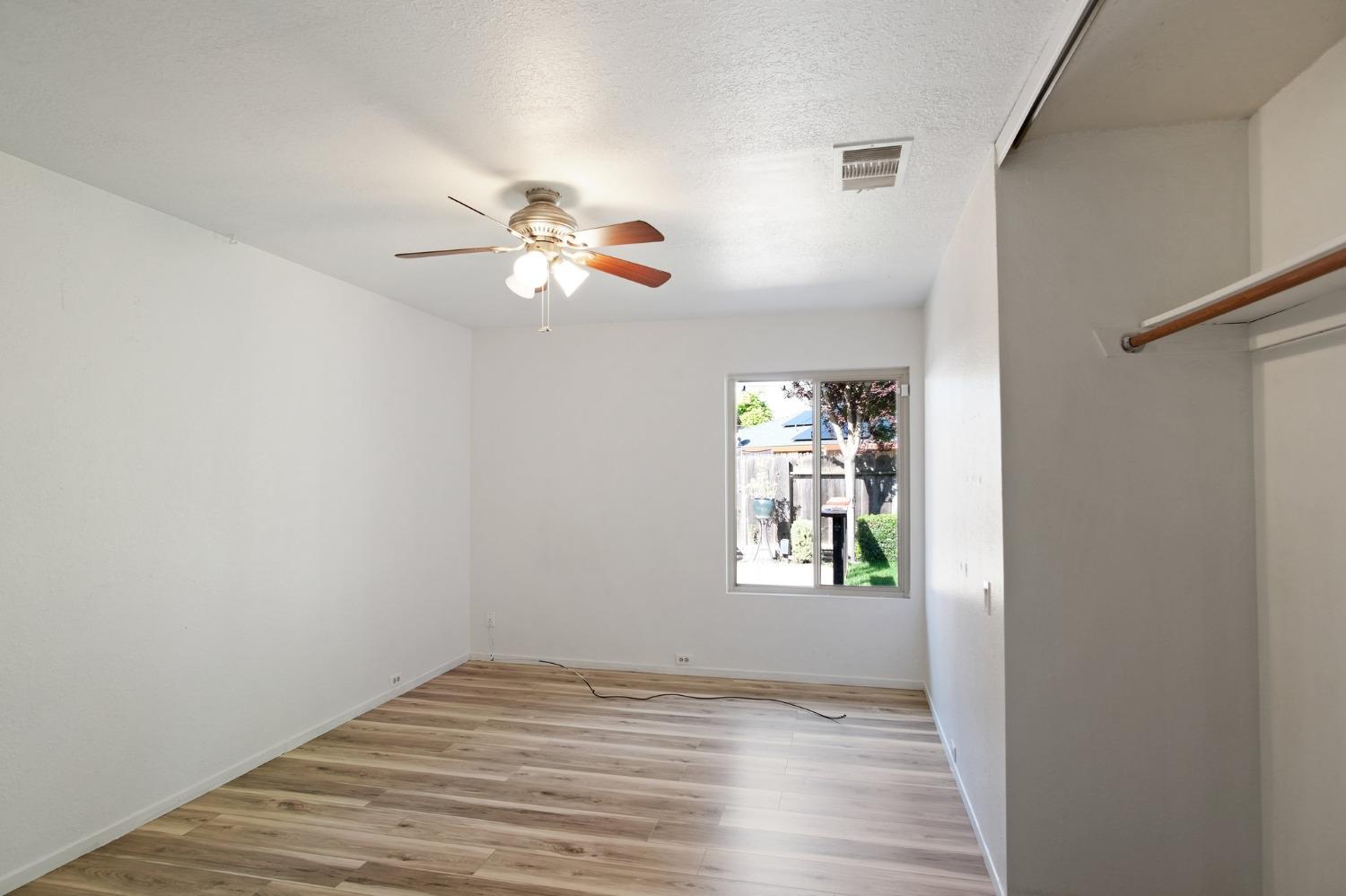 Detail Gallery Image 12 of 25 For 50 Willowood Dr, Oakdale,  CA 95361 - 3 Beds | 2 Baths