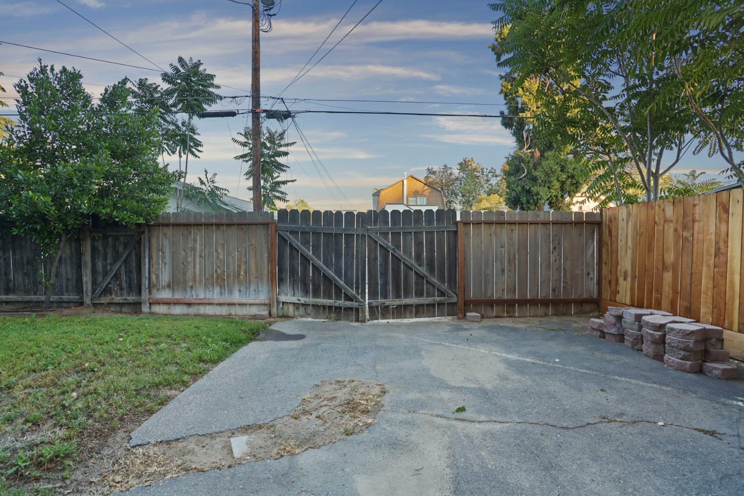 Detail Gallery Image 30 of 30 For 526 Mitchell Ave, Turlock,  CA 95380 - 4 Beds | 1 Baths