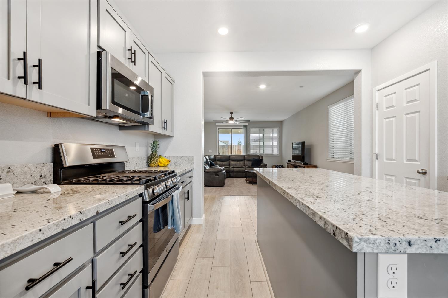 Detail Gallery Image 12 of 27 For 2196 Woodlet St, Marysville,  CA 95901 - 3 Beds | 2 Baths