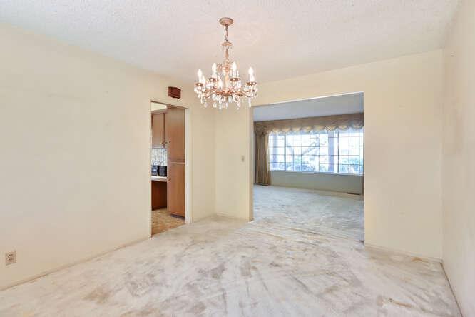 Detail Gallery Image 12 of 49 For 51 Tristan Cir, Sacramento,  CA 95823 - 5 Beds | 2/1 Baths