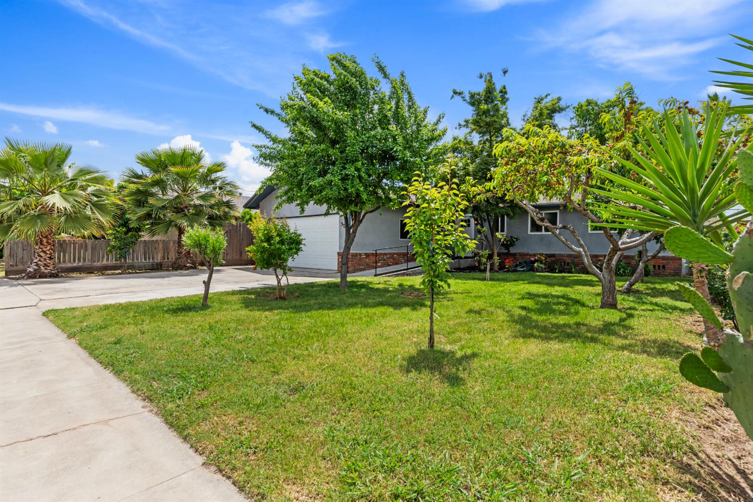 Detail Gallery Image 5 of 46 For 3742 Topeka St, Riverbank,  CA 95367 - 2 Beds | 2 Baths