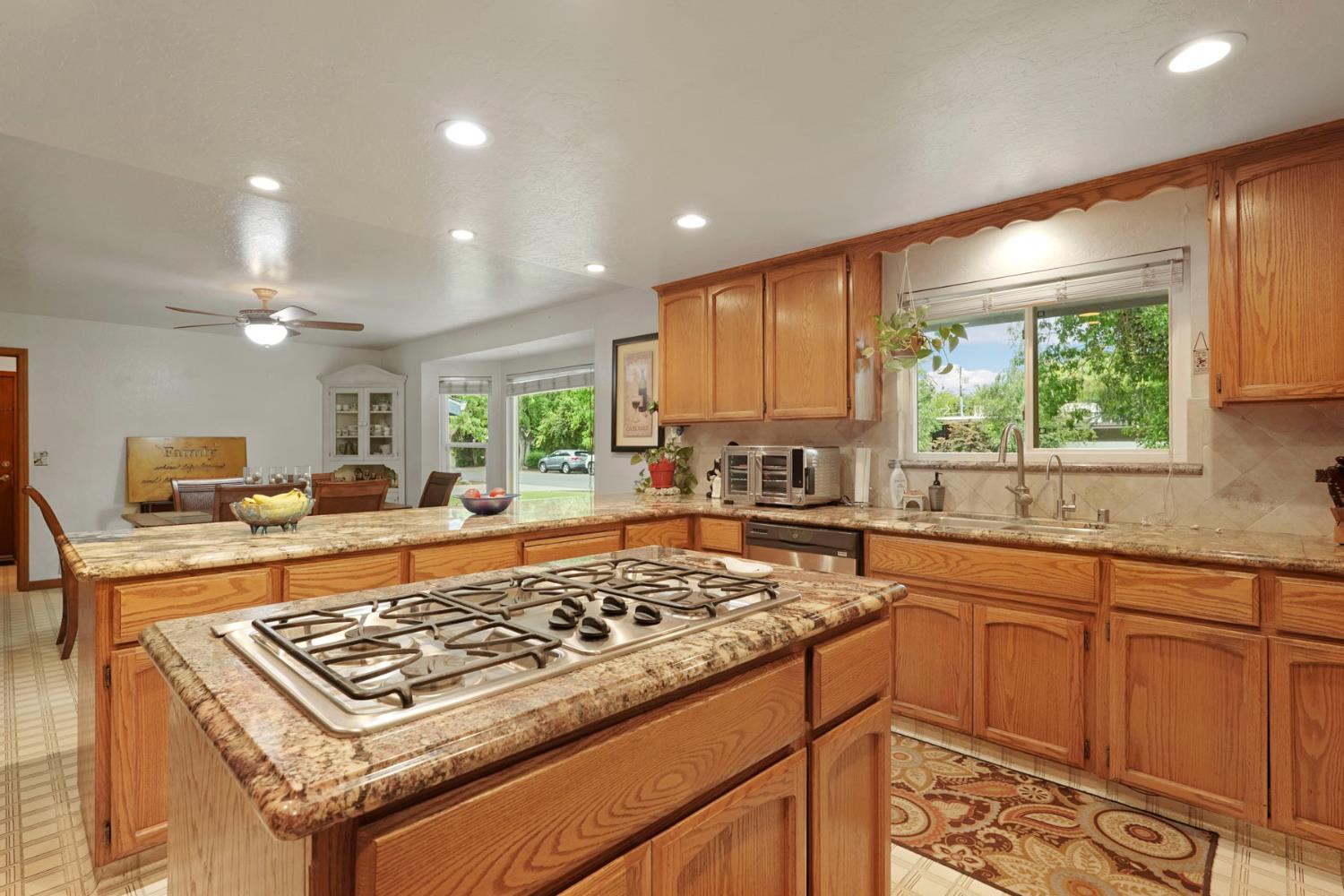 Detail Gallery Image 24 of 51 For 8607 Treasure Ave, Stockton,  CA 95212 - 3 Beds | 3 Baths