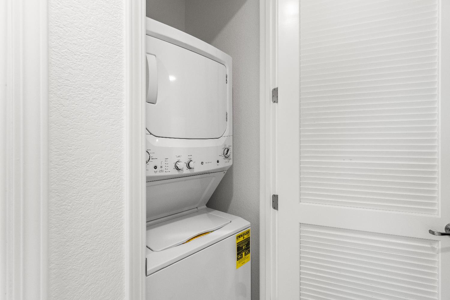 Detail Gallery Image 20 of 42 For 7450 Hanfield Dr, Sacramento,  CA 95829 - 4 Beds | 3/1 Baths