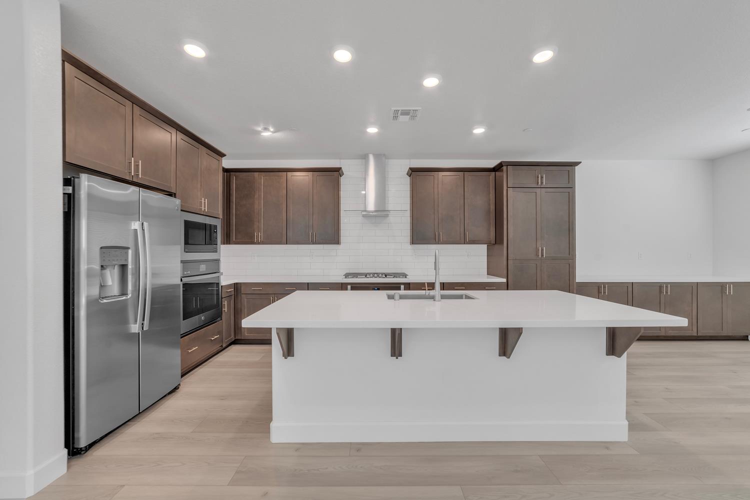 Detail Gallery Image 13 of 61 For 5092 Gold Rush Dr, Folsom,  CA 95630 - 4 Beds | 3/1 Baths