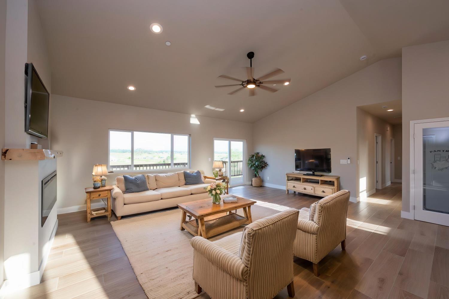Detail Gallery Image 17 of 66 For 2106 Village Dr, Ione,  CA 95640 - 3 Beds | 2 Baths